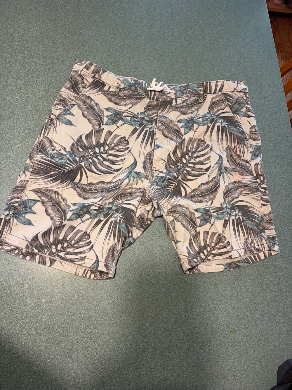 Signature by Levi Strauss Beige leaf cotton shorts with Blue and Gray Leaf Print